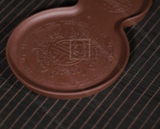 《紫砂底座》 《紫砂底座》