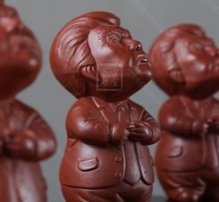 《特朗普雕塑》 《特朗普雕塑》