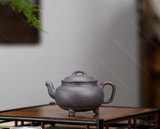 三足圓壺 三足圓壺